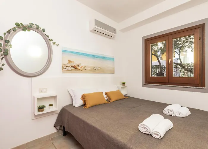 Casa Ale In Centro 산타마리아나바레제